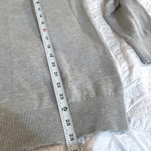 Calvin Klein Sweater - Picture 6 of 7